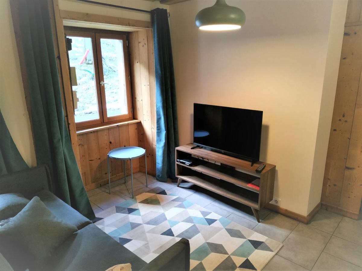 Appartement Dans Ferme Renovee Au Coeur Du Grand Massif Sixt-Fer-a-Cheval Exterior photo